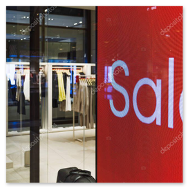 Butic cu vitrină lucrată și semnalistică elegantă