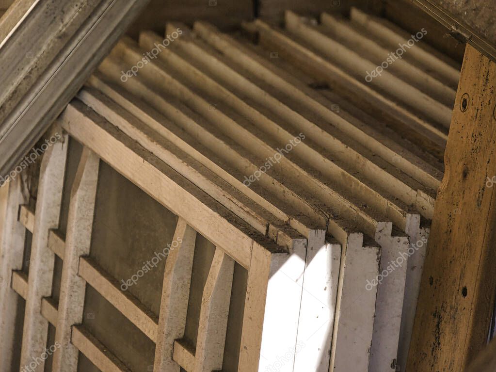 Detaliu de tamplarie si feronerie din alama