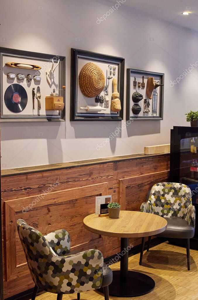 Colț de cafea boutique cu blat din lemn